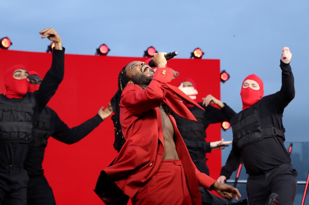 Genesis Owusu performs at the 2021 ARIA Awards