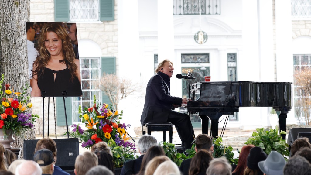 Axl Rose performs at the public memorial for Lisa Marie Presley