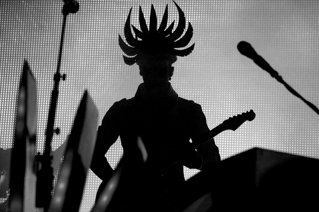 25EmpireOfTheSun02