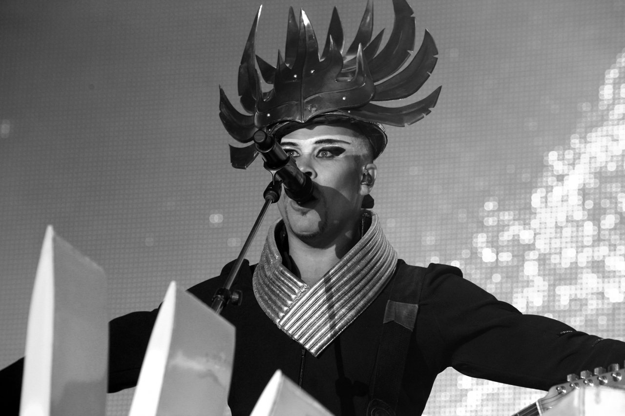 25EmpireOfTheSun04