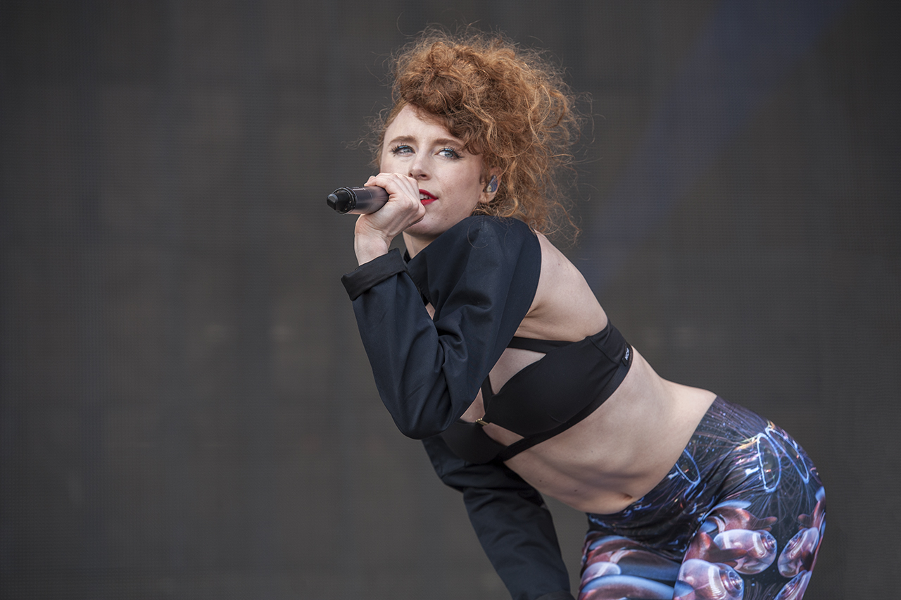 01KIESZA13