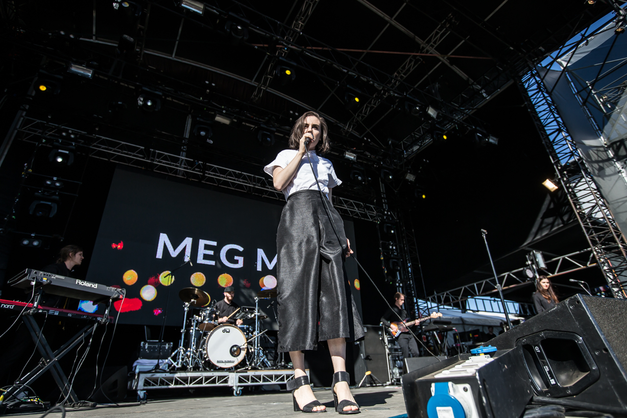 03MegMacGroovintheMoo 3