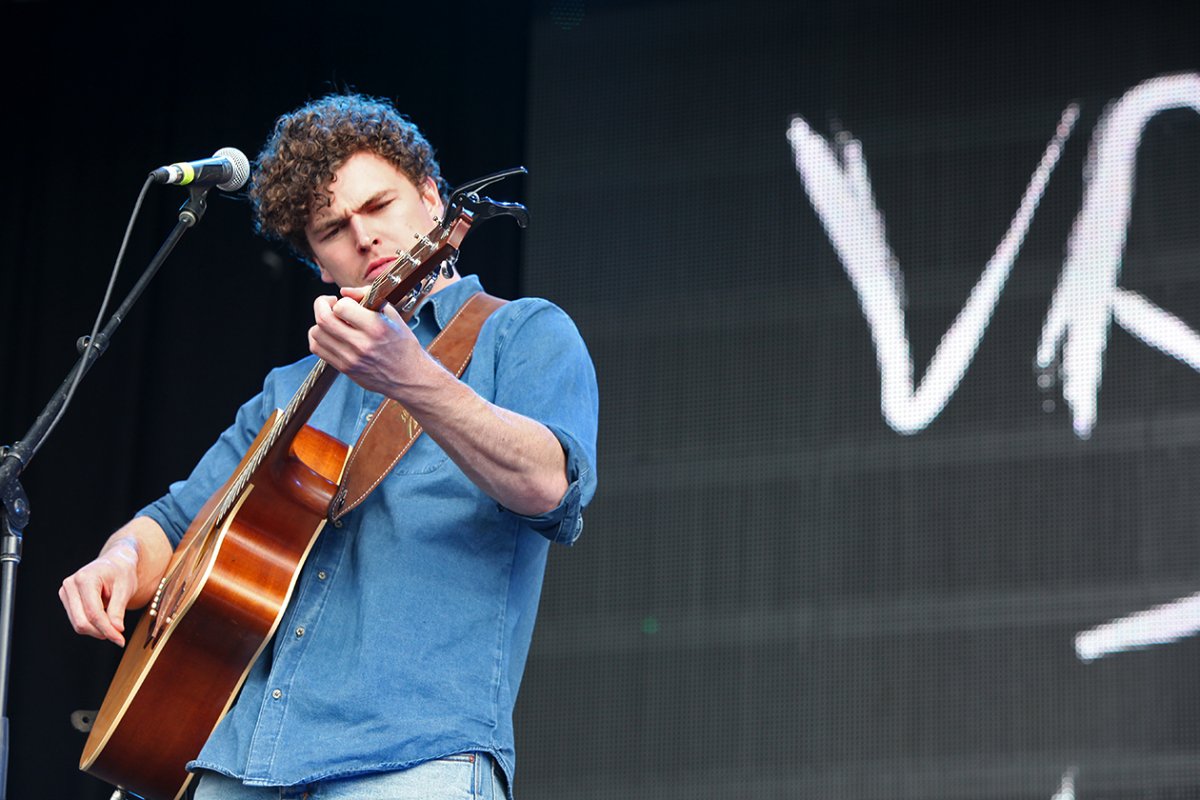 09VanceJoy01