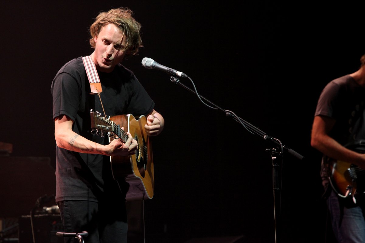 01BenHoward11