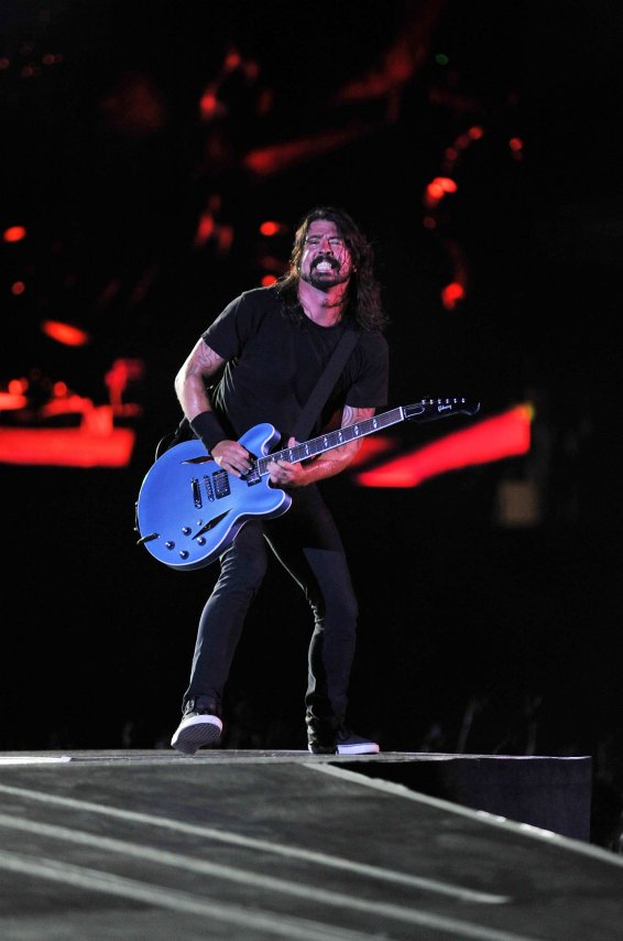 03FooFightersFooFightersLiveInSydney02