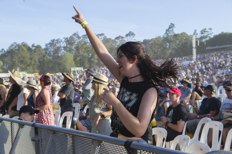 A Day On The Green w/ You Am I, Something For Kate, Spiderbait, Jebediah And The Meanies -  Mt Cotton, Queensland 06/12/16 #47