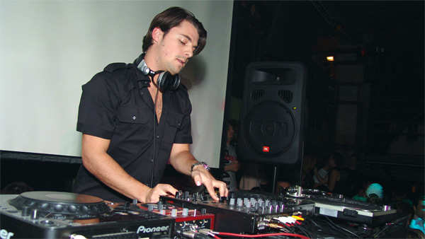 Axwell