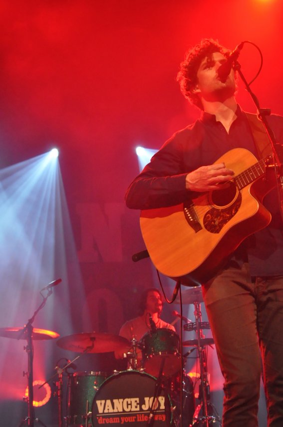 02 Vance Joy Enmore Theatre 11