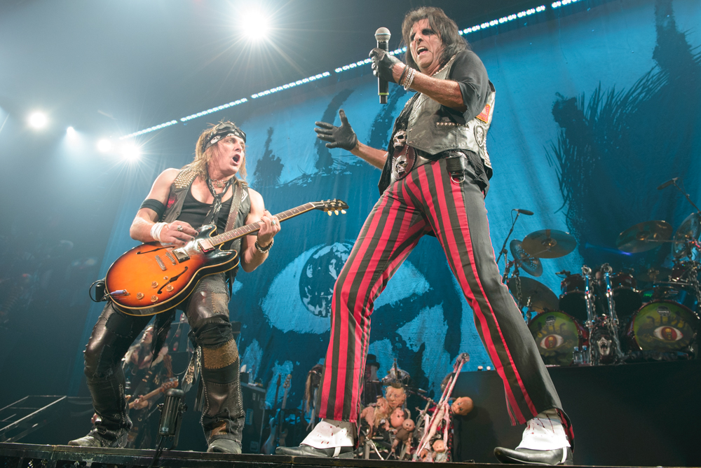 Alicecoopermotleycrue 112